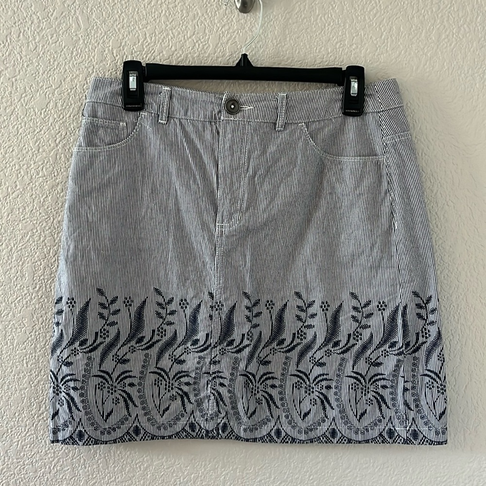 Cute Croft&Barrow Skirt